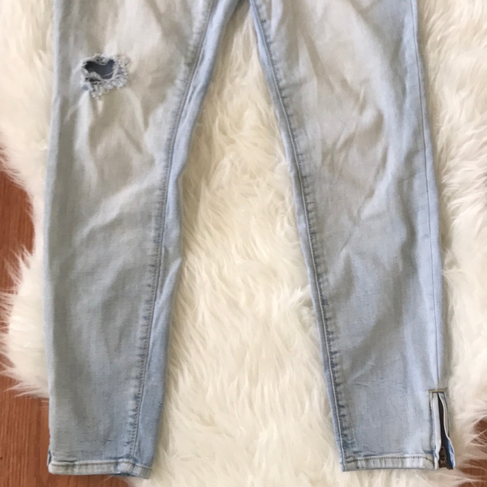 Mid Rise Jeans 👖💙 - Picture 6 of 8